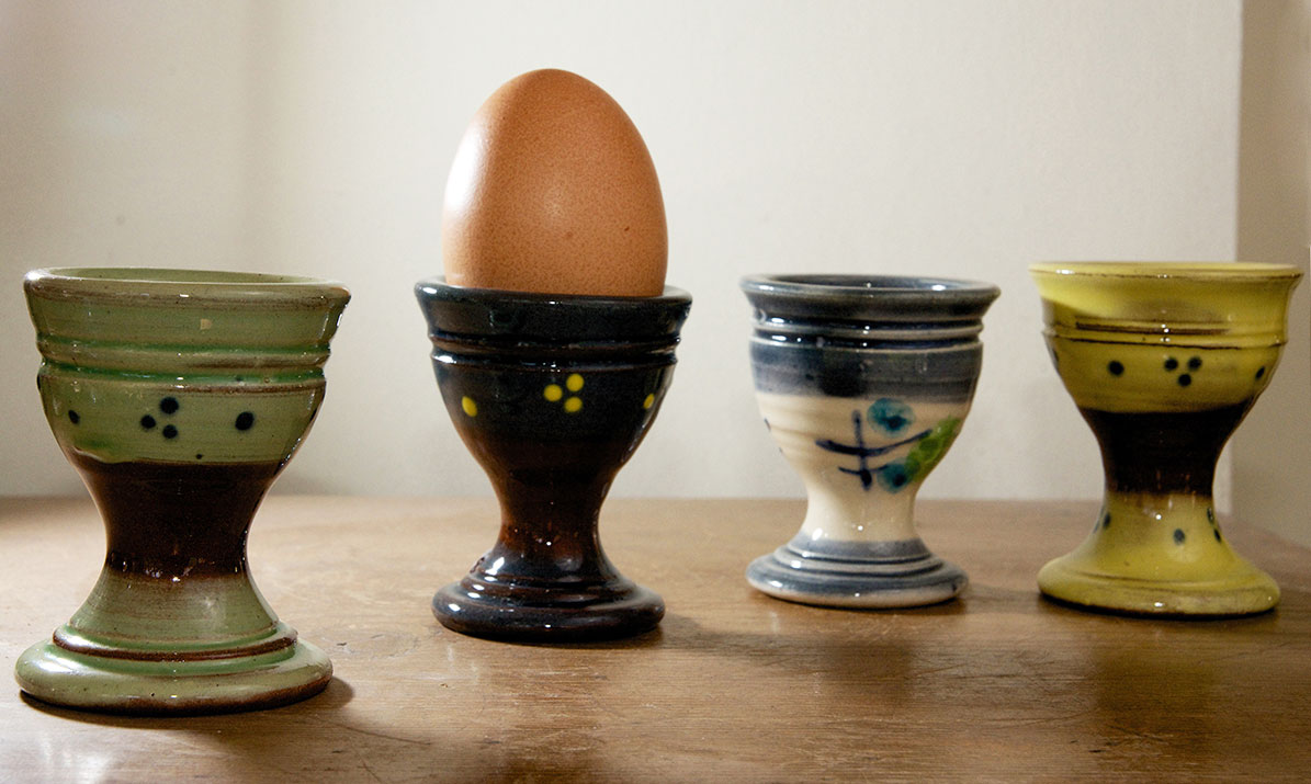 Ashford Castle Egg Cup – Terrybaun Pottery